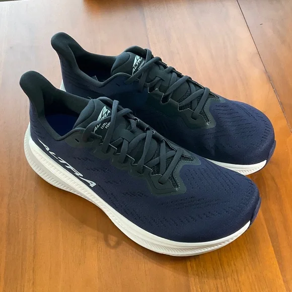 Altra | Shoes | Altra Experience Flow 2 Samples | Poshmark display picture 1